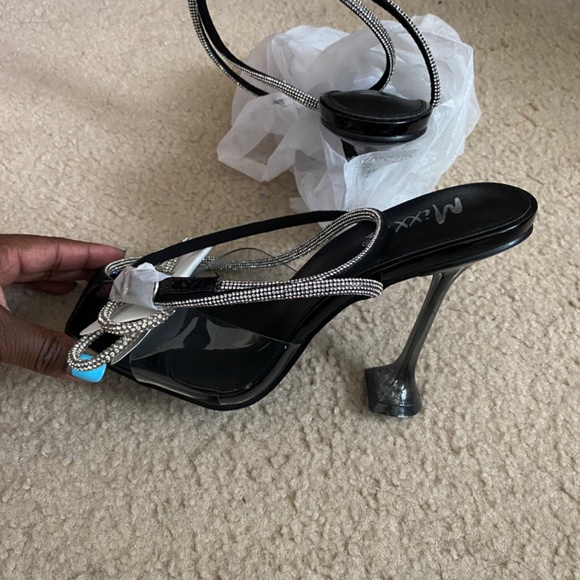 Heels - Picture 3 of 3